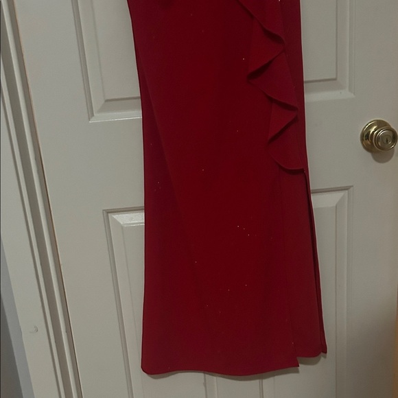 Chic One-Shoulder Red Dress - Picture 4 of 12